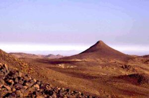 Le mont Tahat dans le Hoggar