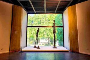 L'homme qui marche et la Femme debout d'Alberto Giacometti