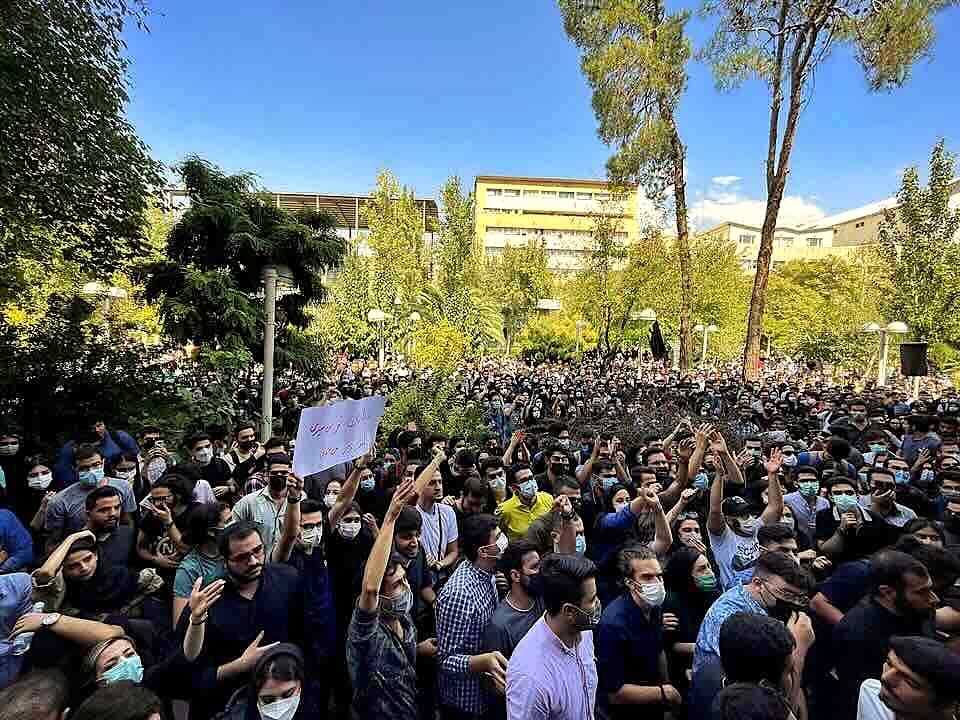 Manifestation étudiante à Téhéran en septembre 2022 après la mort de Mahsa Amini