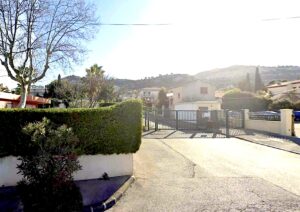 Entrée d'une résidence fermée à Marseille