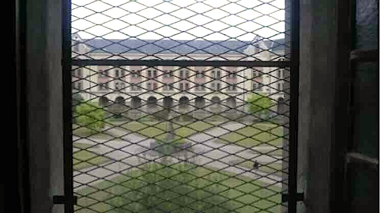 Vue d'une cellule au Centre pénitentiaire de Rennes